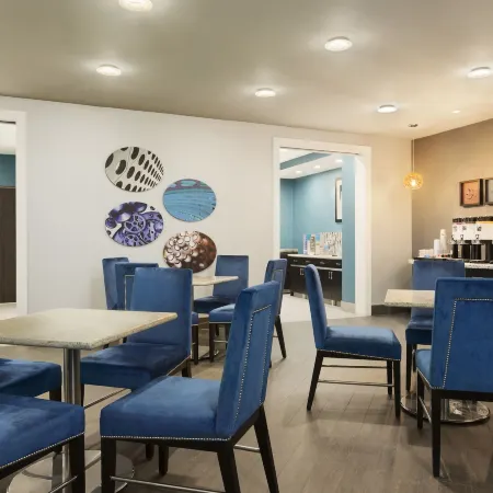 Hampton Inn & Suites Herndon-Reston