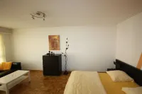 Swiss Star District 11 - Self Check-IN Hotels in Zurich