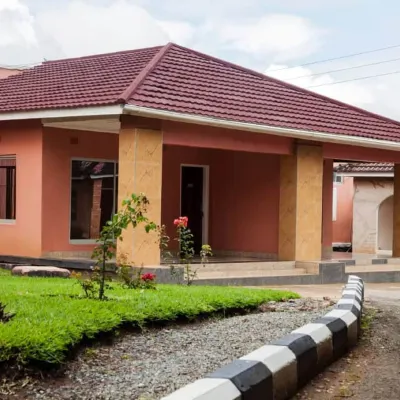 Fatmols Lodge Hotels near Northrise SDA Church