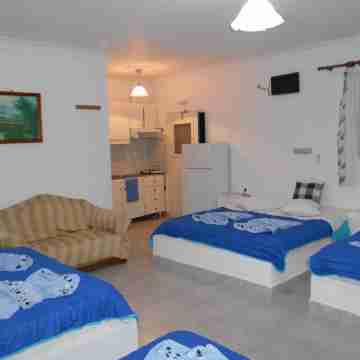 Studios Apartments Kapetanios Rooms