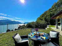 Le Petit Palais Villa Hotels in Plesio