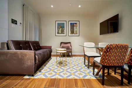 Tandem Torres de Cádiz Suites Отели рядом с достопримечательностью «Convento de San Francisco»