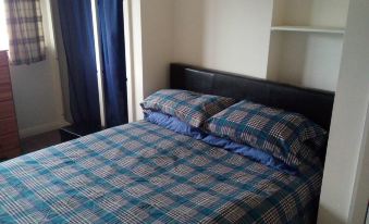 3-Bed House Sleeps 5 5 Min Walk from City Centre