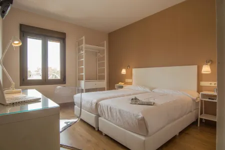 Hotel Los Cigarrales Отели в г. Вега де Толедо