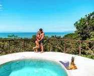 Akua Suites Ocean View - Swimmingpools