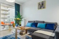 Lumina Stylish 3-Room Apart with Balcony Hotels near Zgniłe Błota