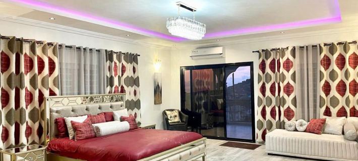 2 Bed Apartment Sleeps 4 - Jacuzzi Parking Wifi Hotels in Freetown