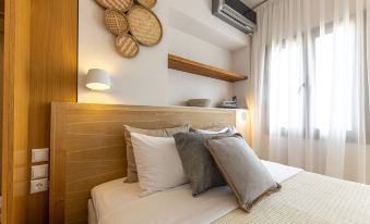 2B Luxurious Villa Io, with Private Pool and Stunningt Sea Views