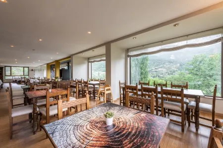 Hotel de Montaña El Mirador Отели в г. Ебра-де-Баса