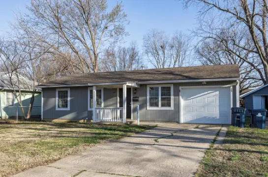 Modern & Inviting Remodeled 3BR in Independence, KS!