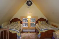 Catskills Victorian With Fireplace & Mountain Views for skiing, fishing & hiking