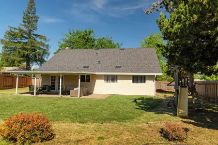 “Spacious 5-Bedroom Retreat – Perfect for Families & Groups”