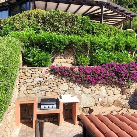 COTTAGE SMERALDA -5pax w/private jacuzzi terrace and shared Pool Seaview