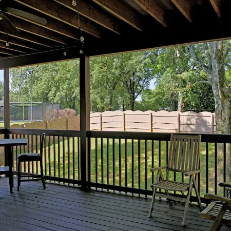 Downtown Gem 2 Br w Spacious Yard