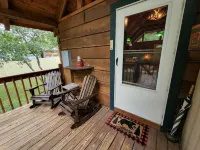 A Rushing Stream of Dreams Creekside Cabin 1 min to National Park!