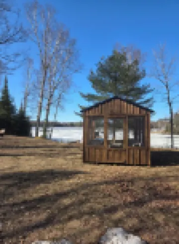 Four Seasons Lake House Between Marquette and Houghton: Paradise on Petticoat!