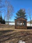 Four Seasons Lake House Between Marquette and Houghton: Paradise on Petticoat!