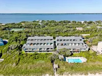 Stunning Oceanfront Retreat - Waterfront, Deck, Pool, Wifi