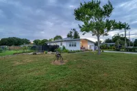 Refreshing Pool and Fire Pit Experience - Charming Coastal Escape