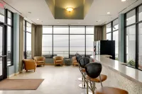 Tranquil Bay View Retreat with Serene Outdoor Space Отели в г. Мирамар-Бич