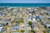 Charming Getaway with Beach Access and Cozy Comforts - Delightful Retreat