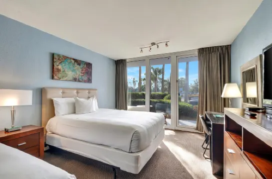 Scenic Bayside Studio with Flexible Accommodations - Serene Retreat