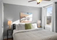 Broad Street Suite 1 |Parking Available |Downton |Walkable |Above Restaurant | King & Queen Bedroom