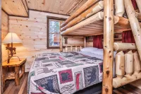 Private Dock and Gorgeous Lakefront Views - Charming Cottage Retreat