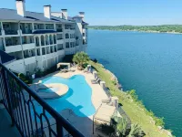 *Recently Renovated Hill Country Island Retreat - Loaded with Amenities! Hotels in Lago Vista