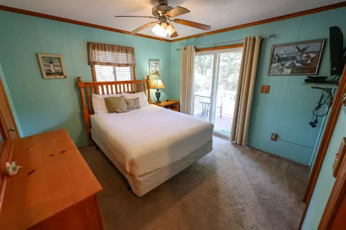 Saltwater Pool and Hot Tub Oasis - Beautiful Escape