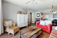 Charming home overlooking the water with hot tub, pool & sauna - near dining Hotels in Baldwin County