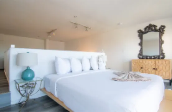 City views Little Italy Loft with Parking