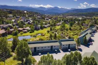 Mountain Views and Private Deck - Charming Family Retreat Hotel a Granby