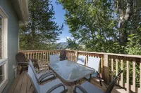 Mountain Views and Private Deck - Charming Family Retreat Hotel a Granby