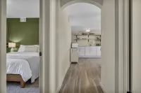 Peaceful 2BR | Yoga Space | Near Lake & Downtown Hotels in Euclid