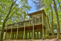 Spacious Den and Conference Room - Charming Mountain Escape