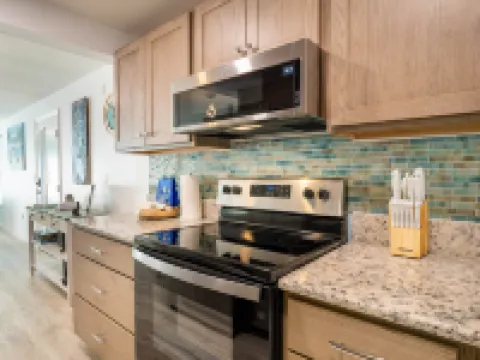 Lake View and Brand New Pool - Charming Coastal Oasis