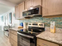 Brand New Pool and Scenic Lake View - Charming Tropical Oasis