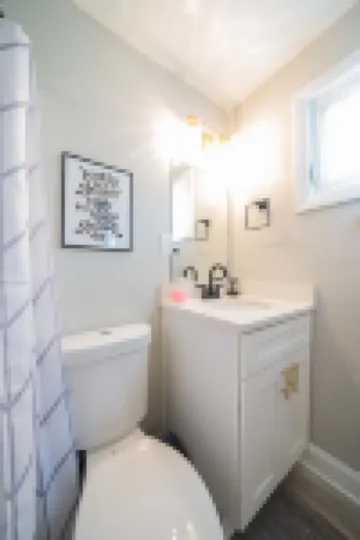 Beach Chairs and High-Speed Wifi - Inviting Coastal Sanctuary