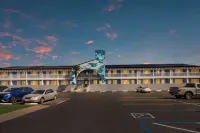 Comfort Inn Near Hearst Castle - Cambria - Parkplatz