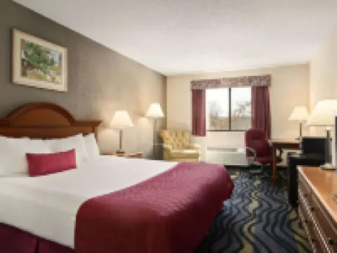 Baymont by Wyndham Logan Hotels in Hocking County