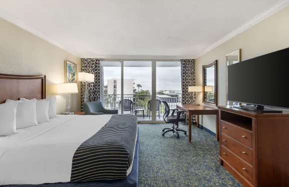 可可比奇海灘貝斯特韋斯特套房酒店