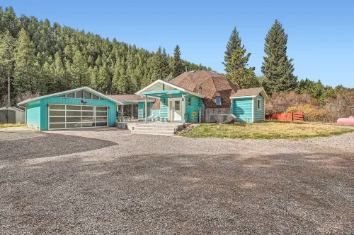 Geodesic Dome with Private Game Room and Tiny Home - Stunning Mountain Retreat
