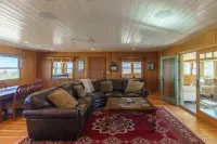 Cozy Secluded Retreat - Views, Sunroom, Spacious Patio, BBQ Hotels in Twentynine Palms