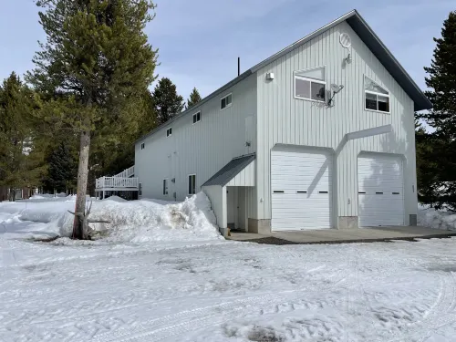 Ideal for Adventure Seekers Huge garage! Sleeps 9 Close To Yellowstone Hotel a Island Park