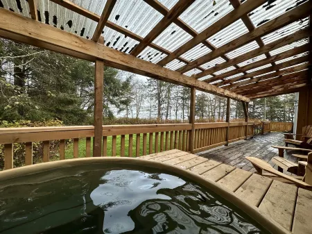 Green Coast Lodge Отели в г. Скина-Квин Шарлотт