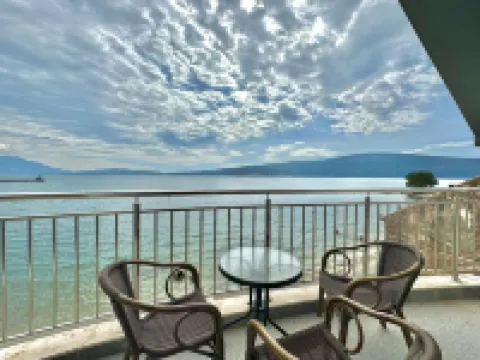 Seaside apartments Zlokovic Hotels in 