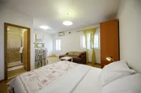 Guest House Anica Hotels in Rozat