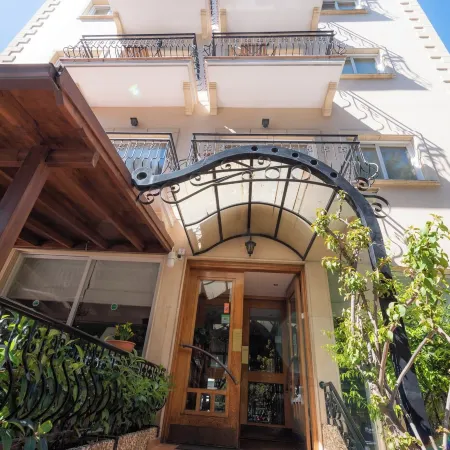 Chrielka Hotel