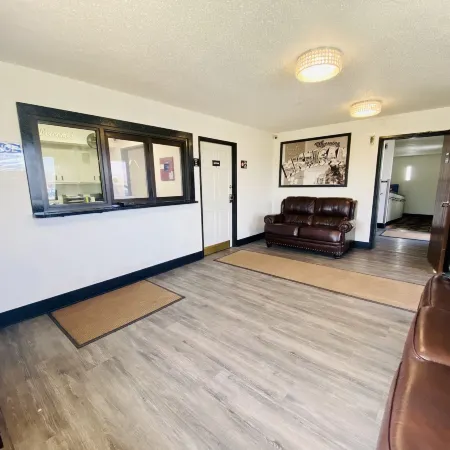 Super 8 by Wyndham Grand Rapids/Wyoming